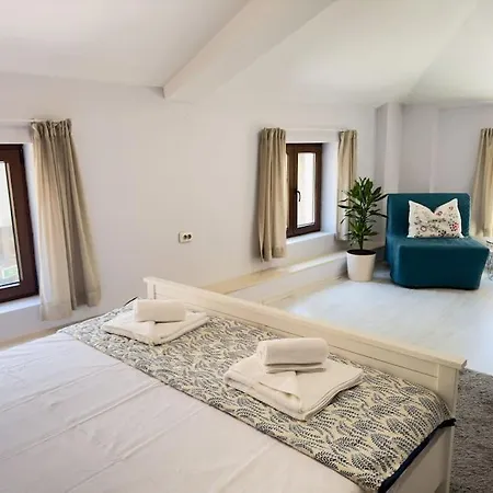 Copakapana Suite, By Holiwork بلوفديف